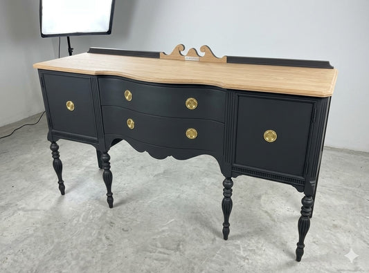 Refinished Federal Style Flame Mahogany Sideboard / Buffet